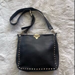 Valentino Garavani Black Hobo Leather Messenger Rockstud Bag